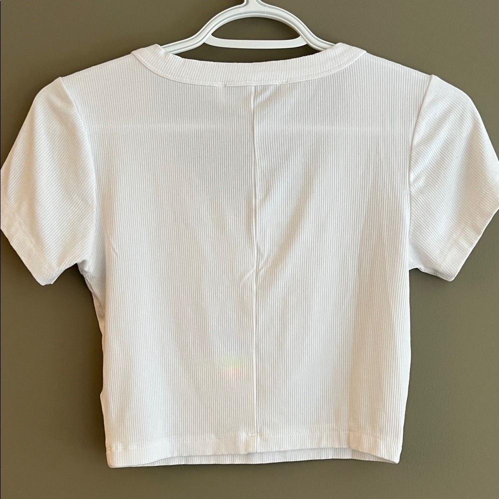 Zenana Outfitters White Short Sleeve Crop Tee size medium - Picture 6 of 6